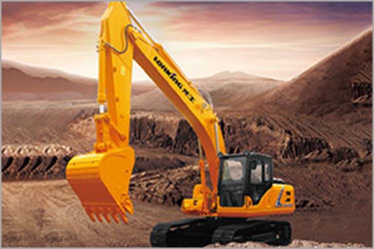 液壓挖掘機 LG6215的雙泵恒功率負(fù)流量液壓系統(tǒng)、自動傳感控制，具有再生、優(yōu)先等功能